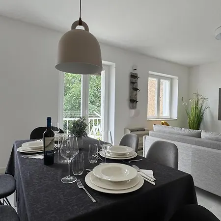 Apartment B&s Center