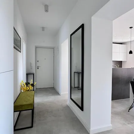 Apartment B&s Center Split