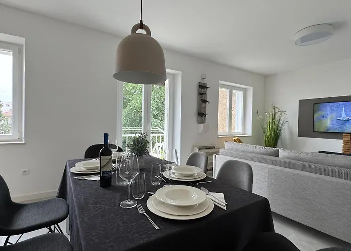 Apartment B&s Center