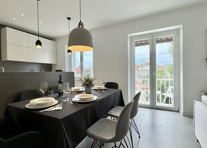 Apartment B&s Center *