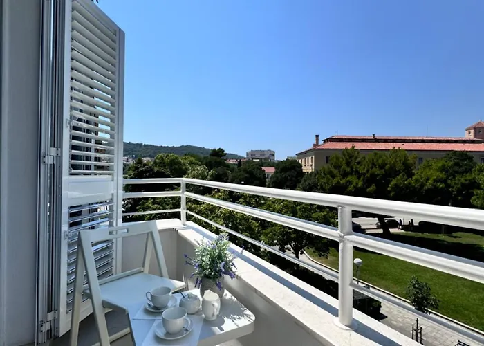 B&s Center Apartment *